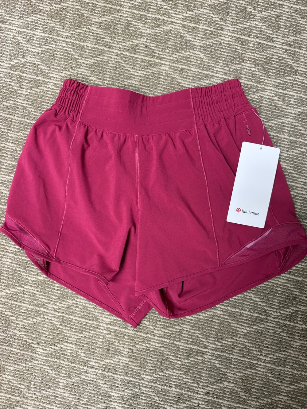 NWT lululemon Hotty Hot 4" Shorts